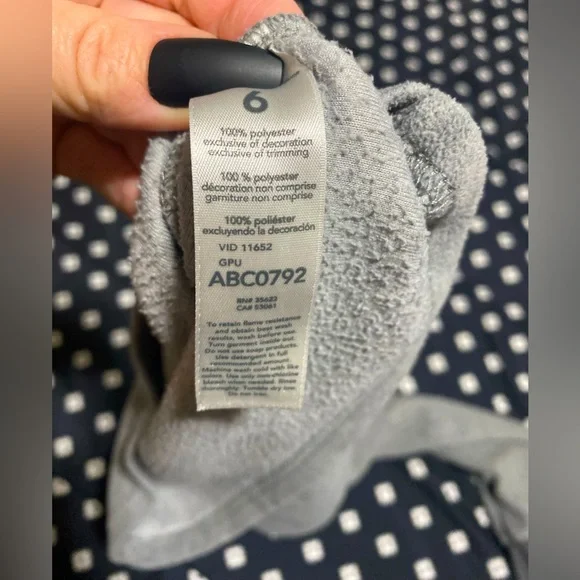 Used Carters Grey Pj top - size 6 - Picture 4 of 5